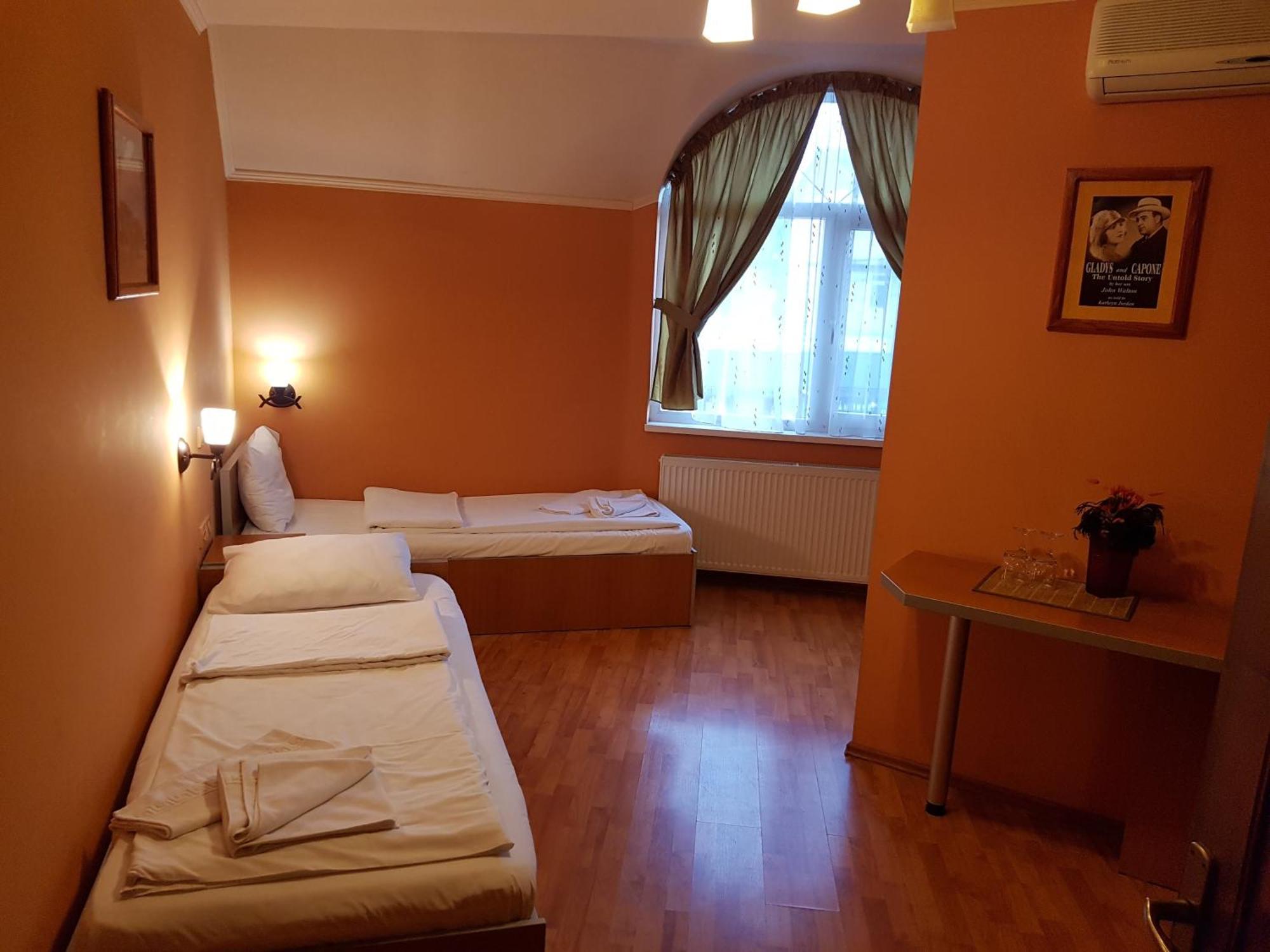 Motel Al Capone Satu Mare Exterior photo