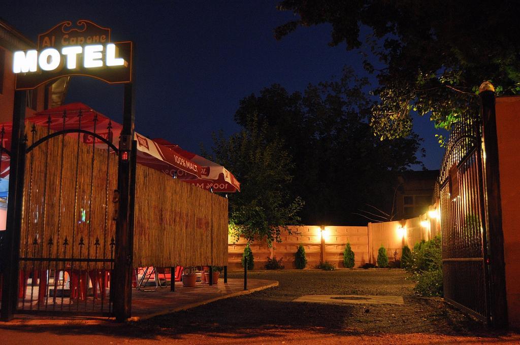 Motel Al Capone Satu Mare Exterior photo