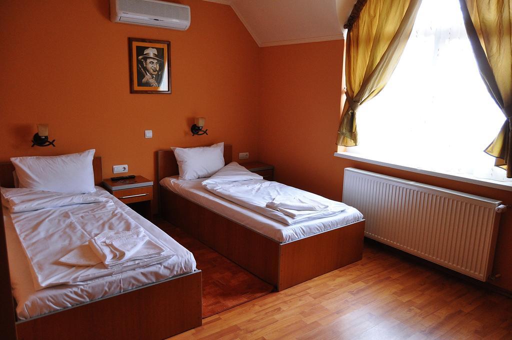 Motel Al Capone Satu Mare Exterior photo